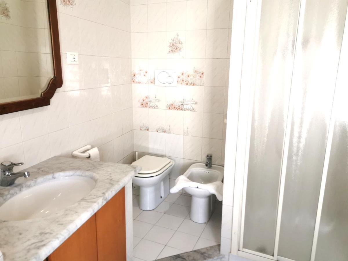 Residence La Lanterna Genoa Luaran gambar