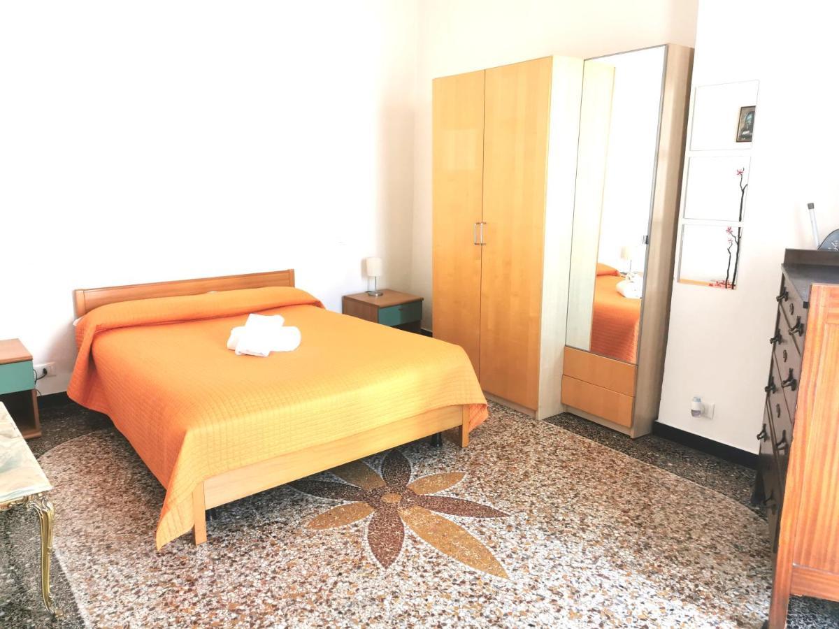 Residence La Lanterna Genoa Luaran gambar